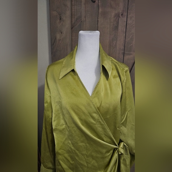 H&M Yellow Green Satin wrap mini dress. Size Large - Picture 10 of 16